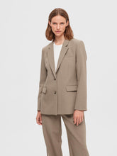 Indlæs billede til gallerivisning Selected Femme SLFRITA LS CLASSIC BLAZER CAMEL MEL NOOS
